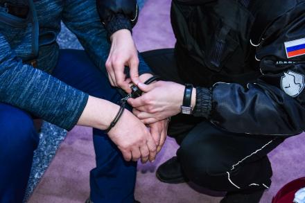 Строители четвертого моста через Обь устроили кровавую поножовщину Строители четвертого моста через Обь устроили кровавую поножовщину