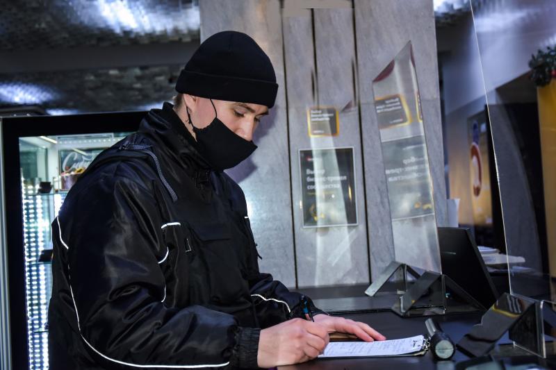 Бьёт, значит, платит картинка