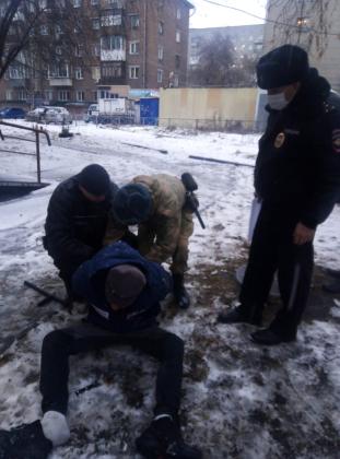 Нападавший, вооружённый ножом, задержан Нападавший, вооружённый ножом, задержан